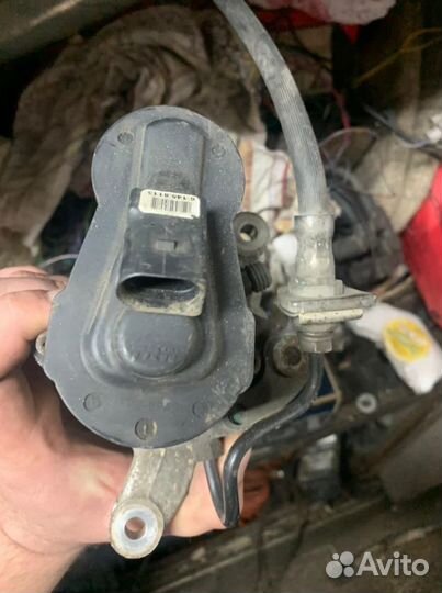 Задний левый суппорт на Фольксваген сс