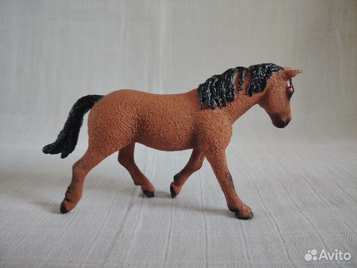 Фигурки лошадей schleich