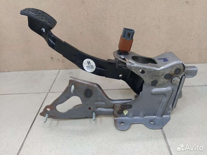 Педаль тормоза Ниссан Кашкай J10