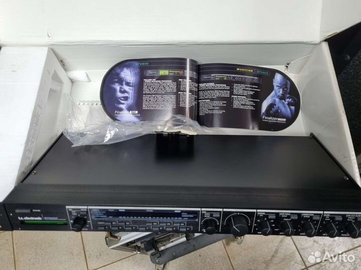 Вокальный процессор TC Electronic Intonator