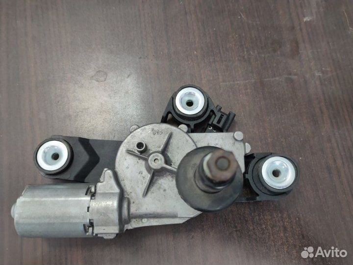 Мотор стеклоочистителя задний Ford Focus 2 хетчбек