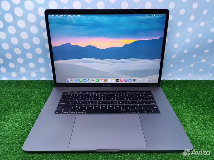 Macbook Pro 15 2017 i7 16gb 512 ssd Radeon