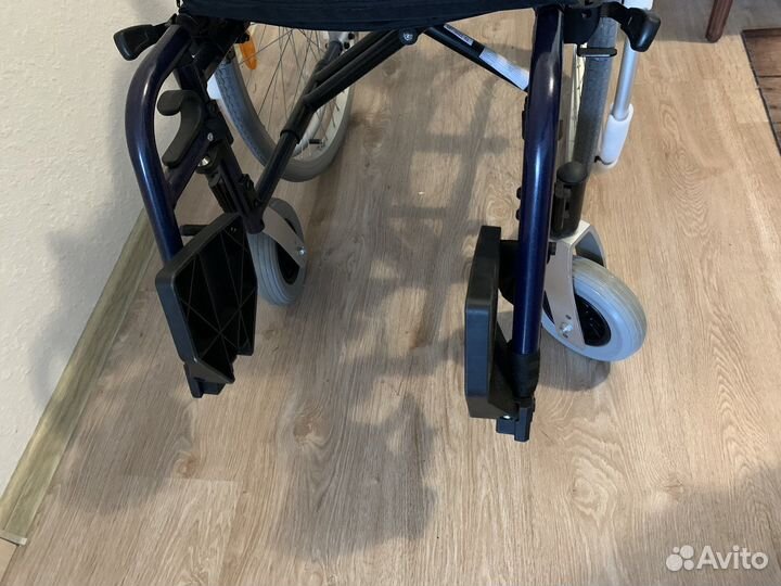 Инвалидное кресло коляска новая