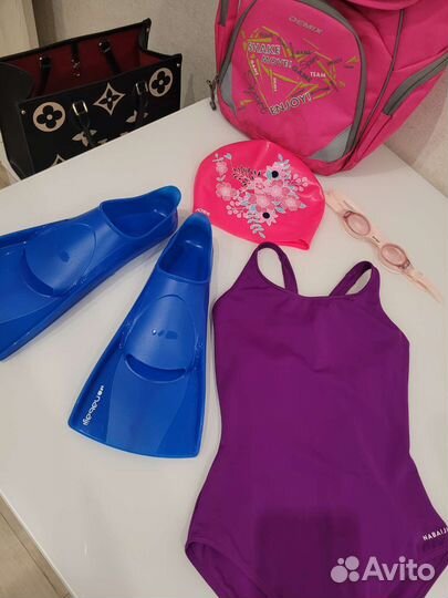 Купальник и рюкзак для бассейна