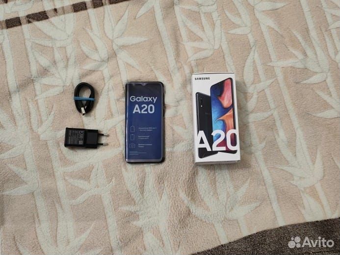 Samsung Galaxy A20, 3/32 ГБ