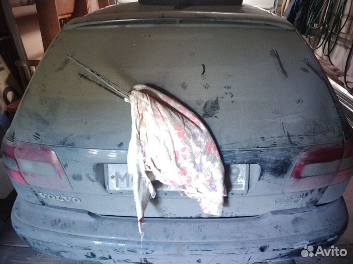 Крышка багажника Volvo v40