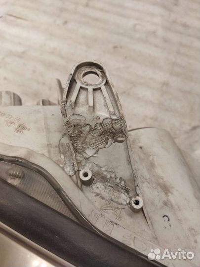 Фара правая Camry 30 Koito 33-66