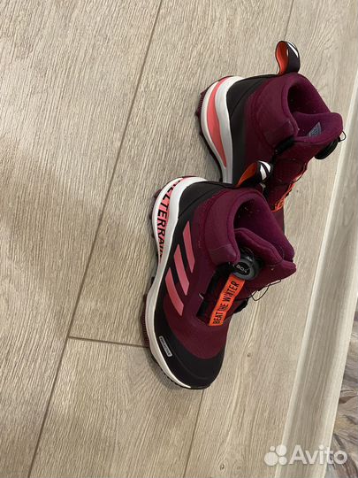 Зимние кроссовки adidas