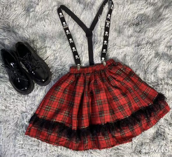 Подтяжки с черепами