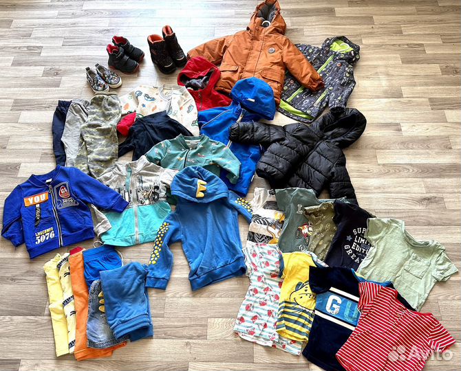 Огромный пакет вещей и обуви