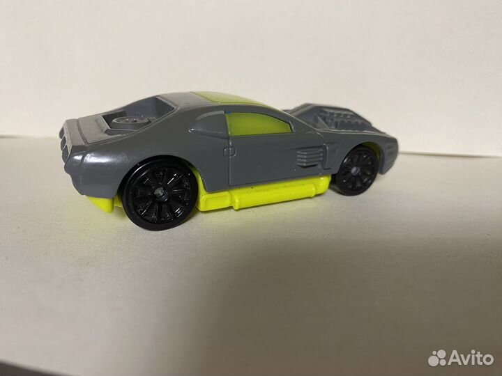 Hot wheels 1/43