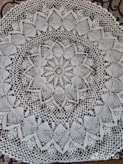 Скатерть круглая или большая салфетка