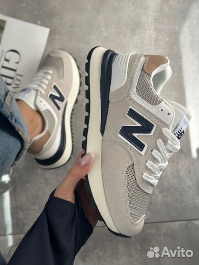 Женские кроссовки new balance