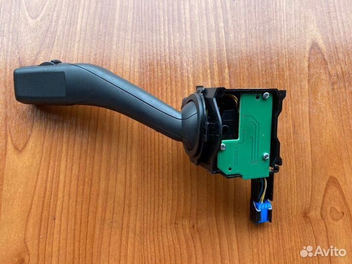 Переключатель подрулевой Vw Golf 5 BKC 2005