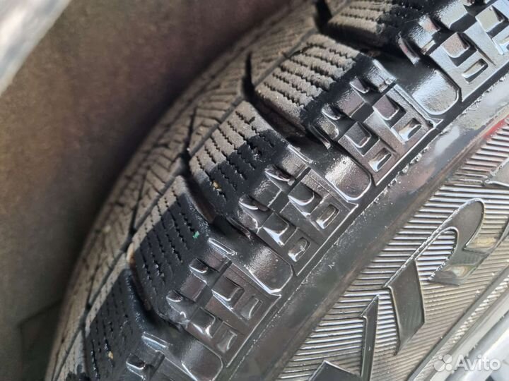 Bridgestone Blizzak VRX 215/60 R16