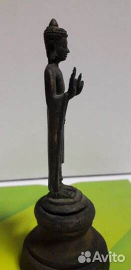 Старинная буддистская статуэтка