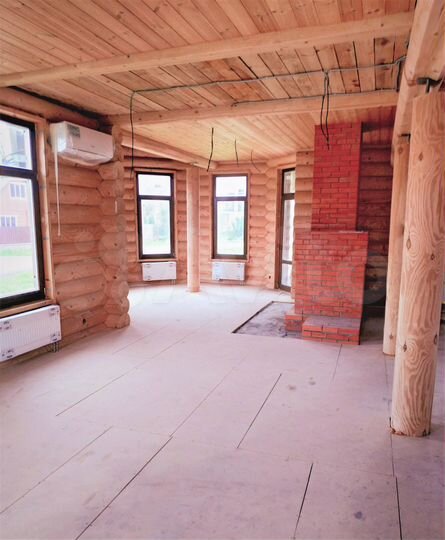 Дом 210 м² на участке 21,5 сот.