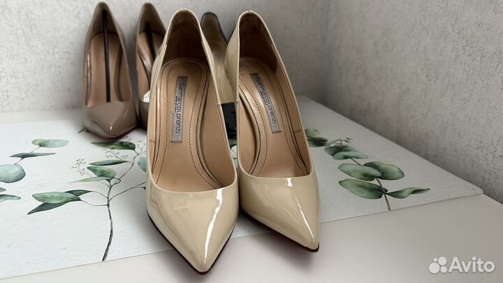 Stuart Weitzman, Tuna, шпилька