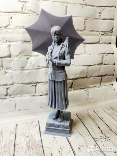 Фигурка Уэнсдей