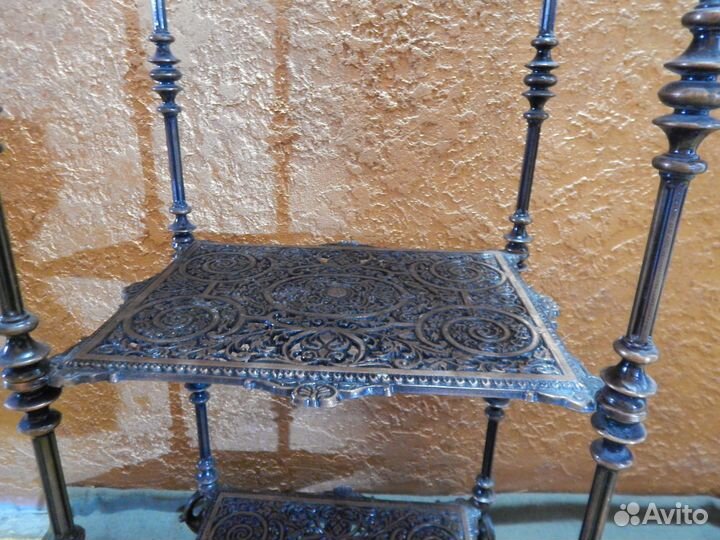 Винтажная миниатюрная этажерка