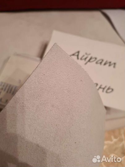 Для поклейки клапанов лист