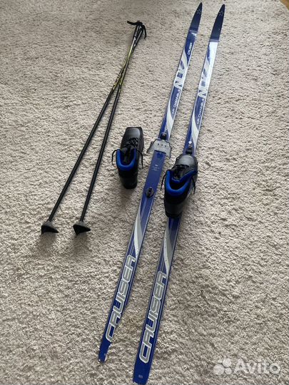 Лыжи, лыжные ботинки, лыжные палки