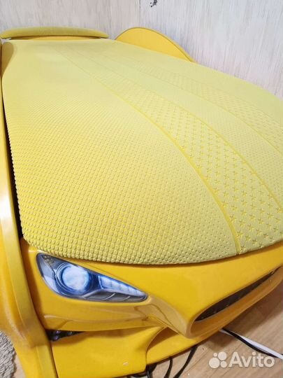 Детская кровать машина