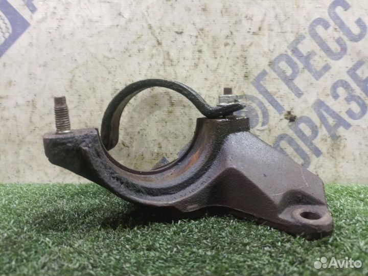 Кронштейн Ford Fusion хэтчбек 1.6 fyja 2008