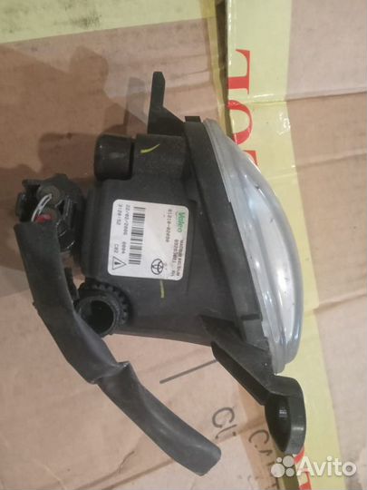 Противотуманная фара Тойота Королла Е120 хэтчбек