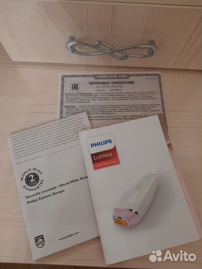 Фотоэпилятор Philips Lumea Essential