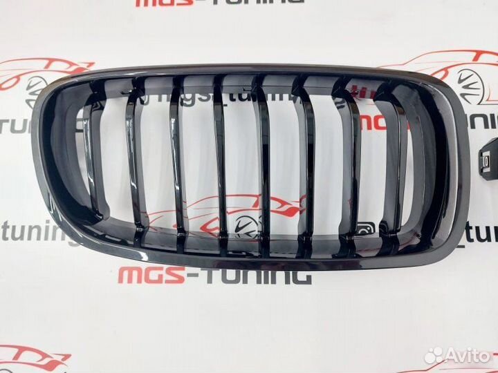 Ноздри с триколором BMW 3 Series F30 М-Perfomance