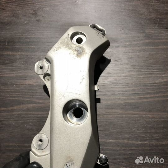 Правая накладка на раму Honda CB600F Hornet 07-12