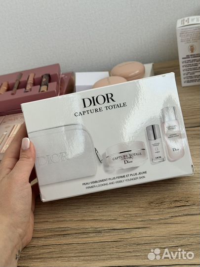 В наличии набор Dior с уходовой косметикой