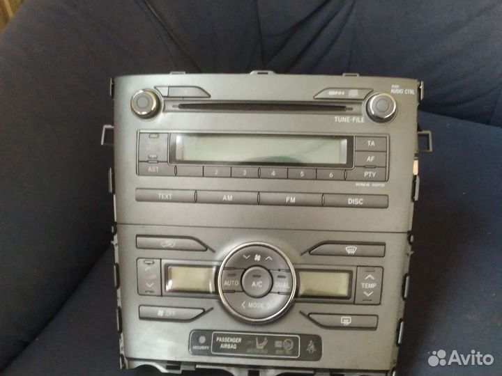 Штатная магнитола Toyota Auris