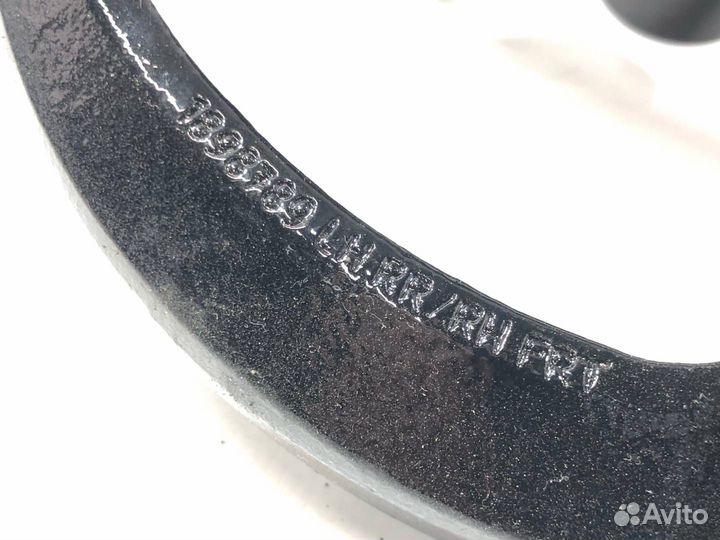 Петля подъемной задней двери Tesla Model X 2019