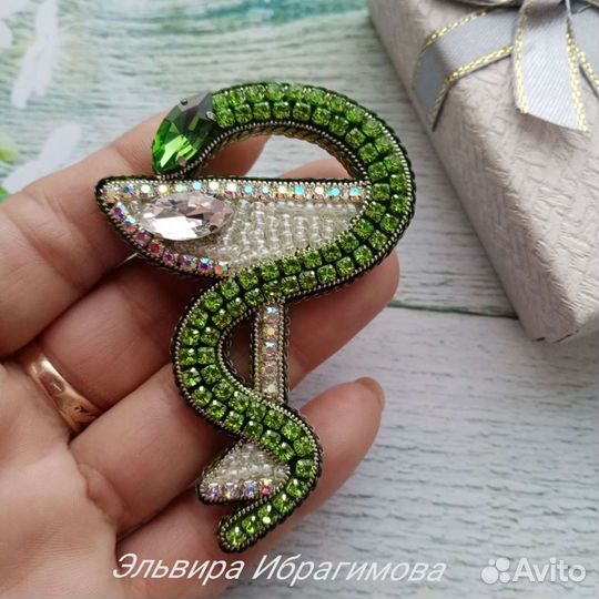 Брошь для мед. работника