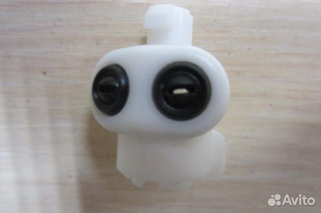 Распылитель форсунки омывателя фары Ford Focus