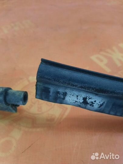 Уплотнительная резинка Renault Logan 2 1 2017