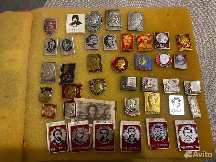 Альбом коллекционных значков СССР альбом 3