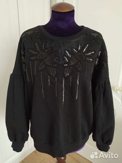 Толстовка с вышивкой