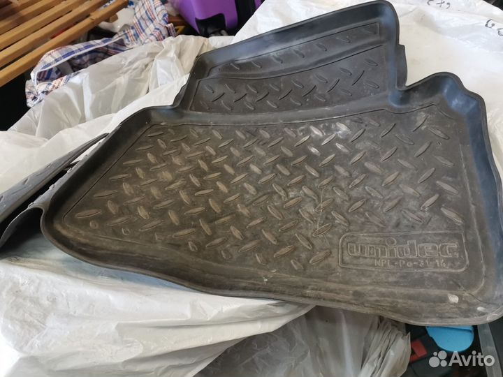 Автомобильные коврики резиновые