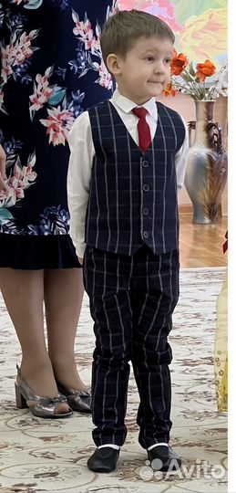 Костюм тройка