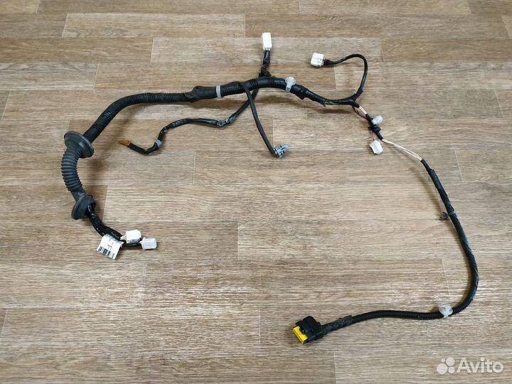 Проводка двери передней левой Nissan Note E11