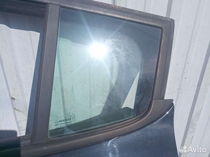 Форточка задней левой двери Renault Megane 3 2010