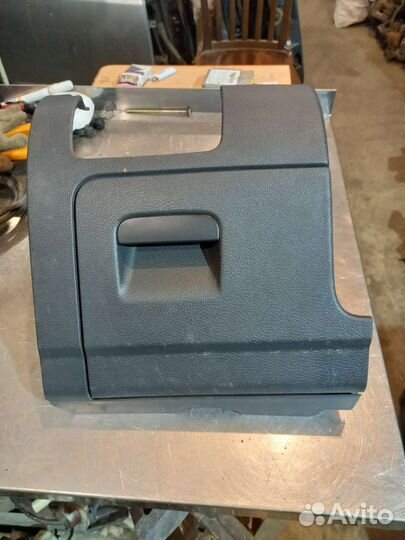 Бардачок левый VW Jetta 5