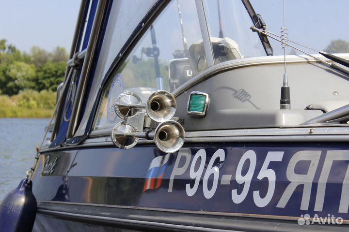 Катер Buster Magnum