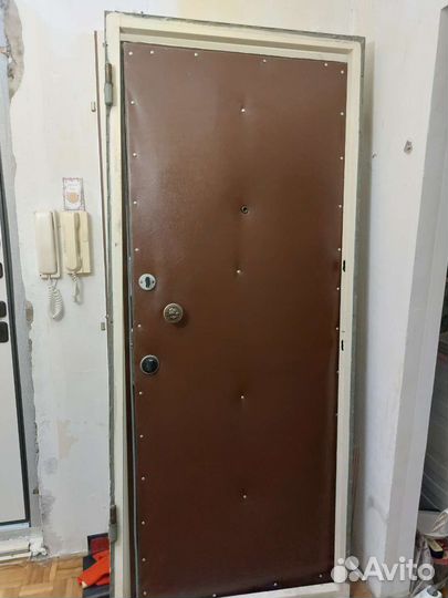 Дверь входная металлическая