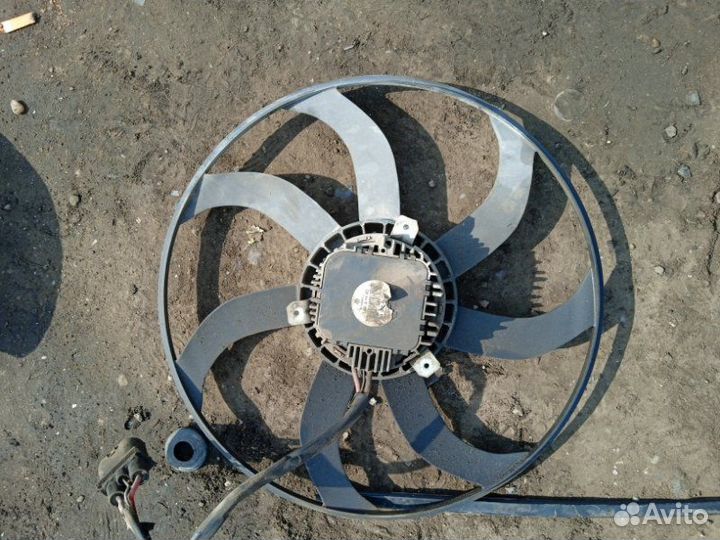 Вентилятор охлаждения радиатора Seat Leon