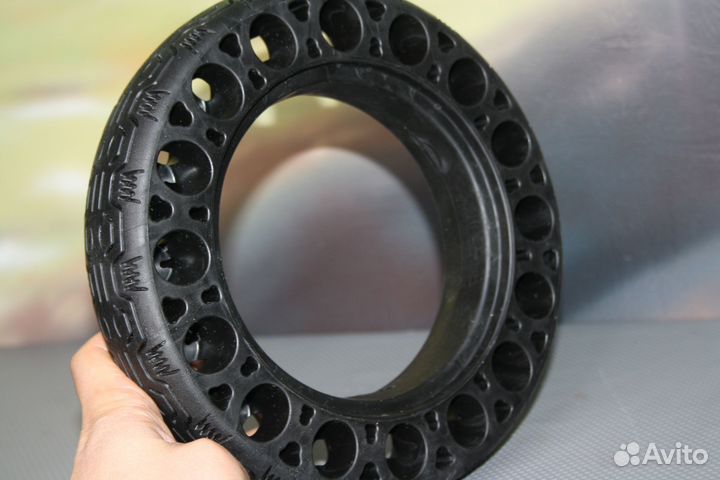 Покрышка литая для электросамоката