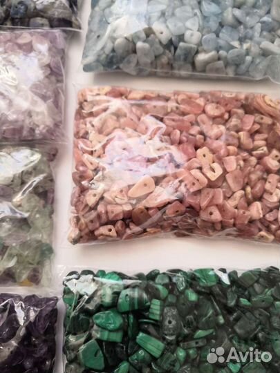 Каменная крошка с отверстием